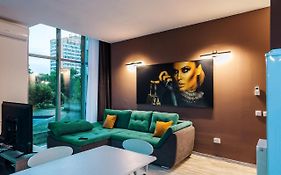 Iris Luxury
